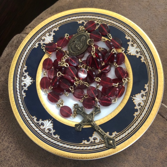 Vintage Red Wine Rosary Cross Beads - Picture 6 of 7